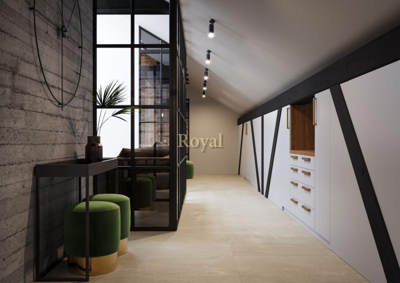 Royal3